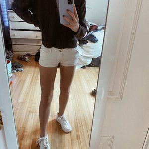 USED HOLLISTER WHITE SHORT SHORTS. Size 0 (24)